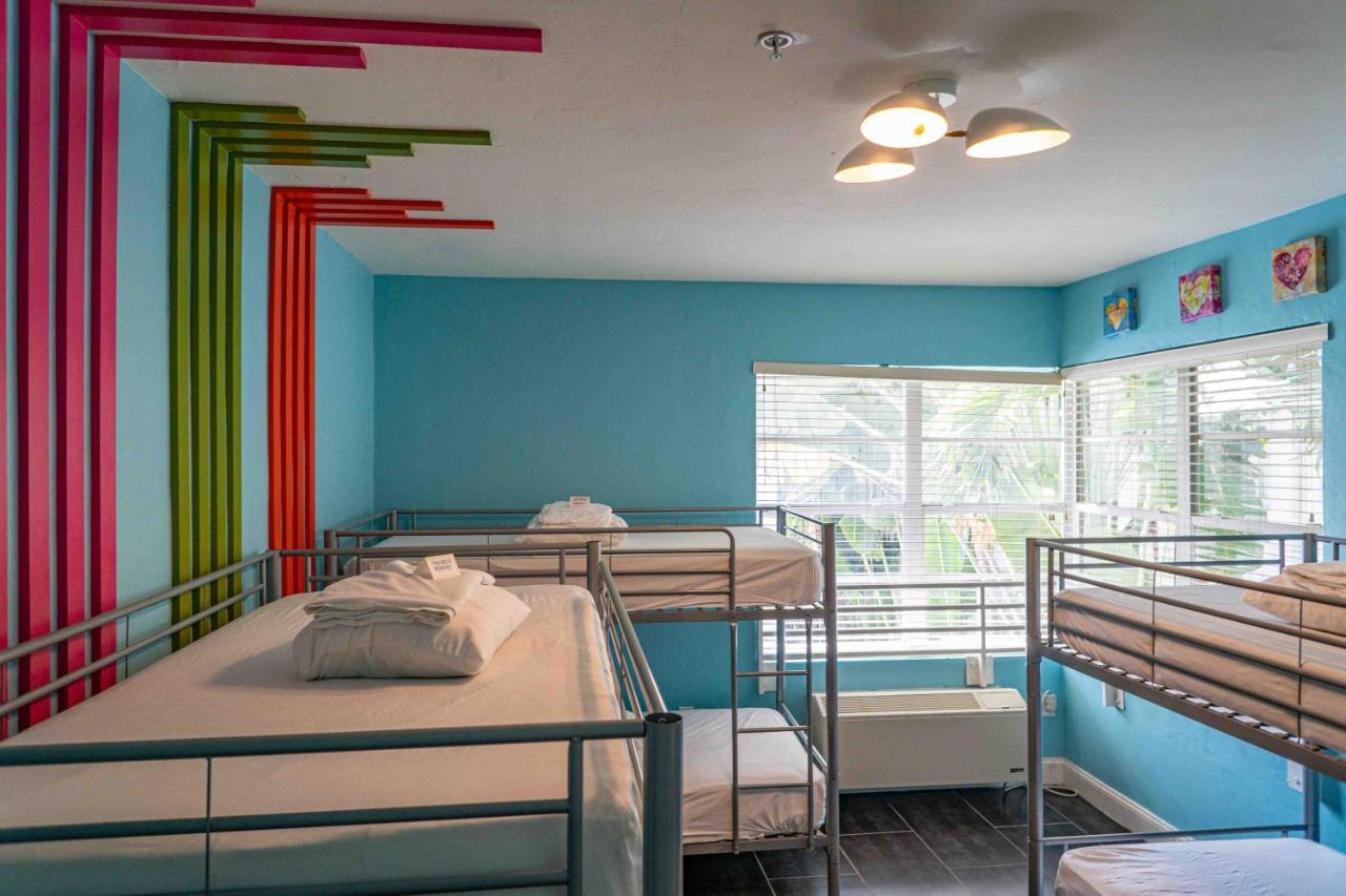 Beds N' Drinks Hostel Miami Beach Bagian luar foto