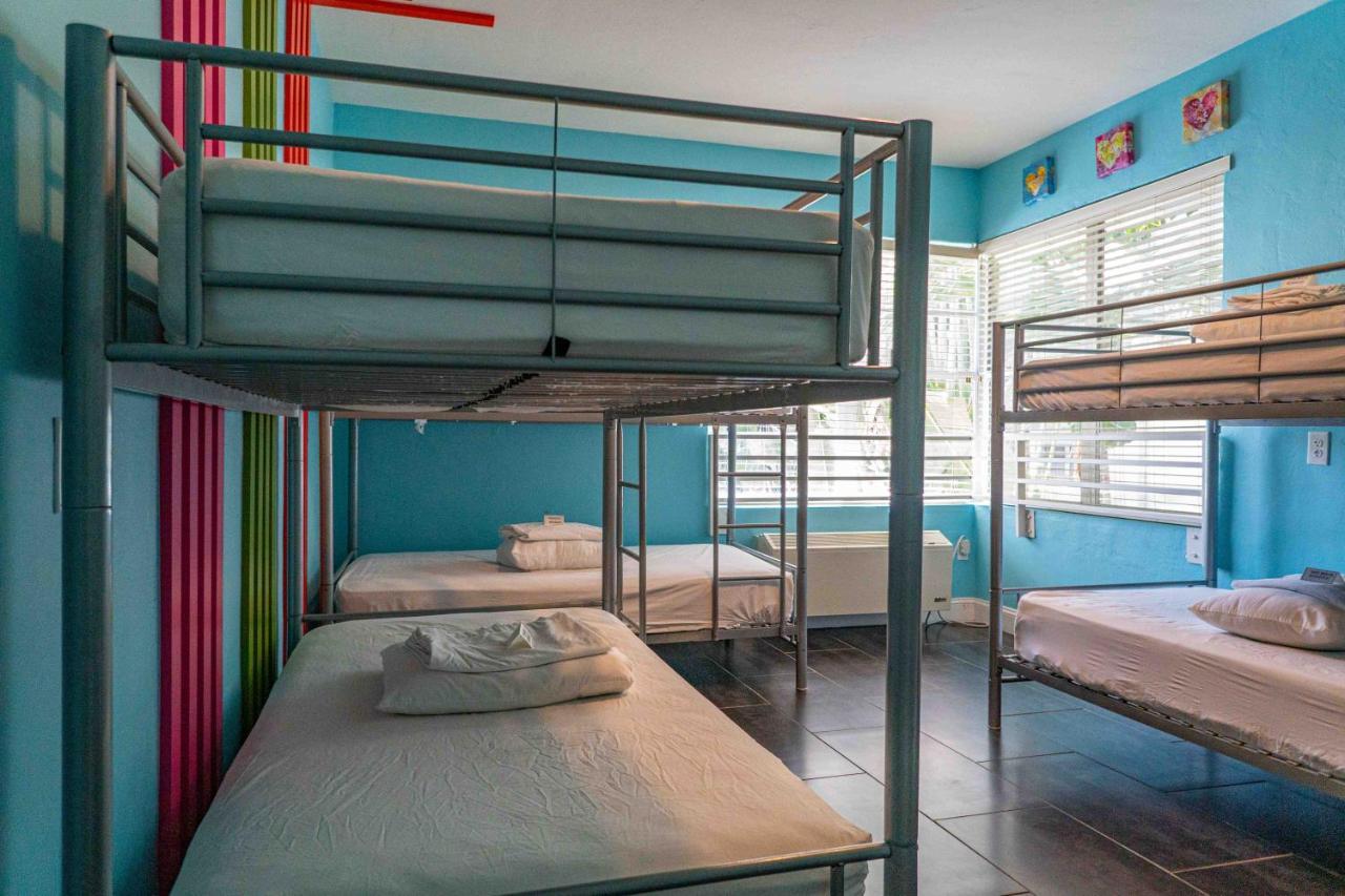 Beds N' Drinks Hostel Miami Beach Bagian luar foto